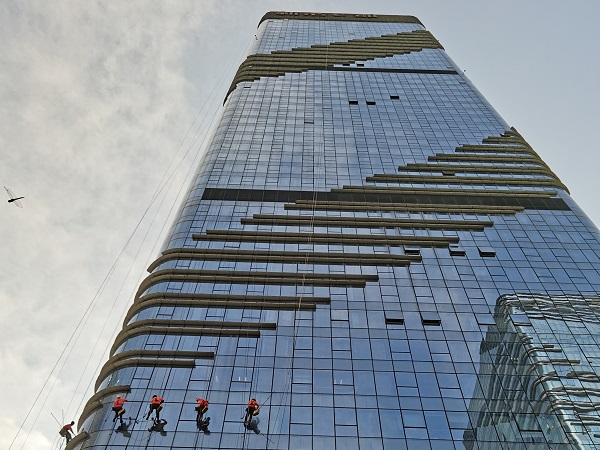 新浩E都外墻清洗：為保證建筑安全與美觀